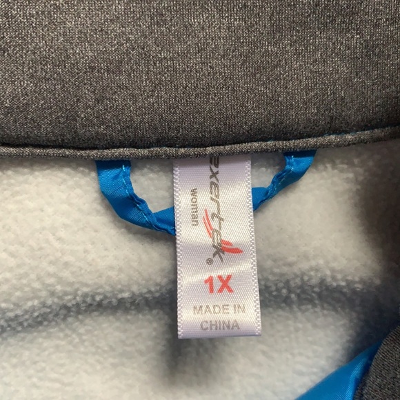 Woman’s Exertek Jacket - Picture 5 of 9